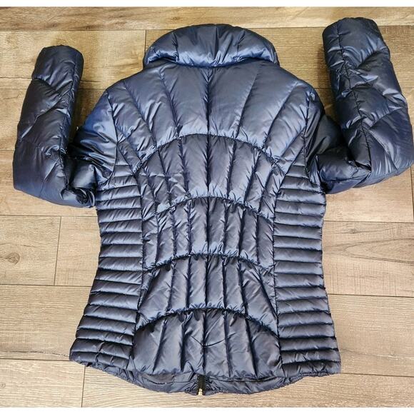 GUESS Women’s Size Medium Quilted Puffer Jacket Blue Excellent Condition - Picture 7 of 8